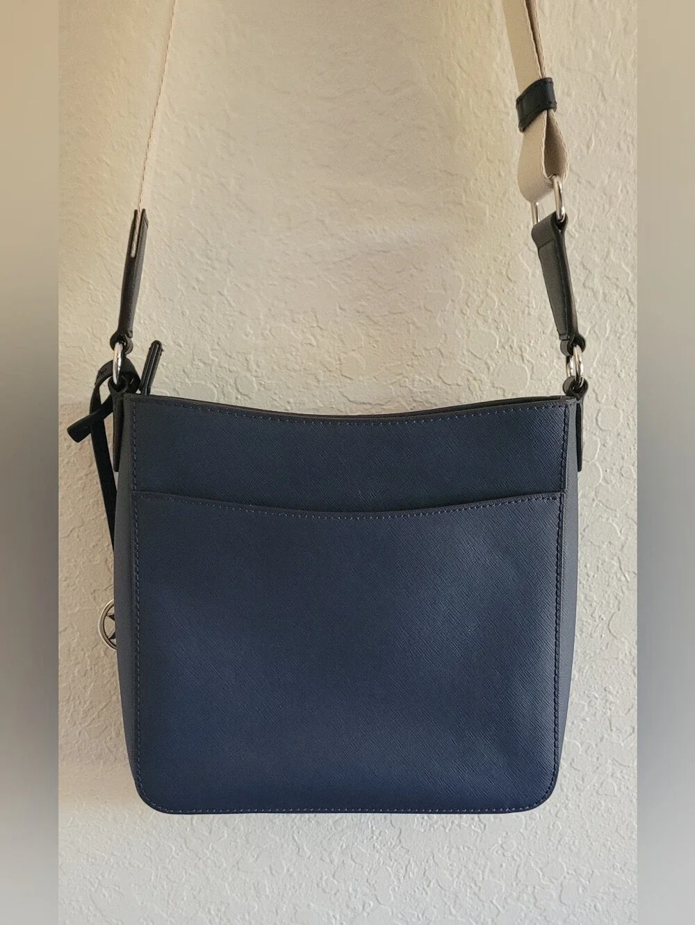 Michael Kors Jet Set Navy Small Crossbody Bag  Adjustable Strap. NWOT.